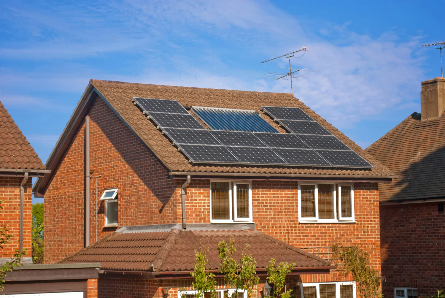 100 % erneuerbare Energie für Neubauten bis 2030 – Neuer EU-Gebäudevorschlag würde Solaranlagen beschleunigen