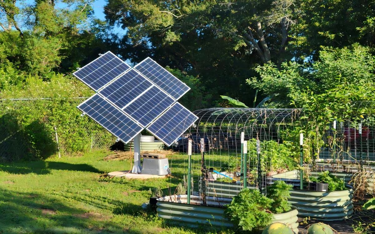 Warum jagen seine Solarmodule der Sonne nach?
